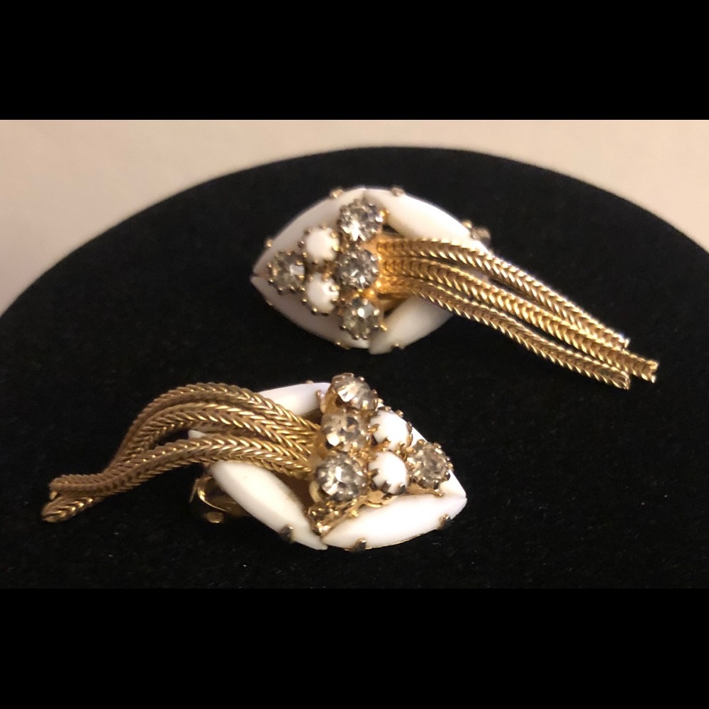 Gorgeous Vintage Clip On Earrings